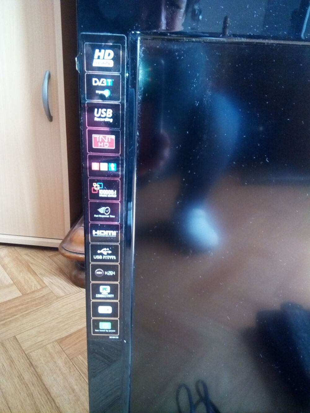TV 82 cm avec bar de son et lecteur DVD
Audio et hifi