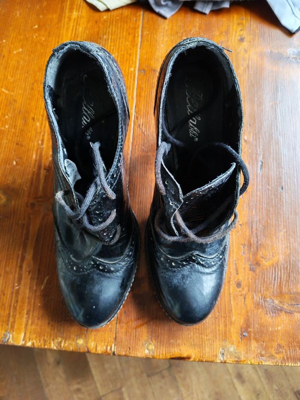 Chaussures vernis noir talon et lacets Chaussures