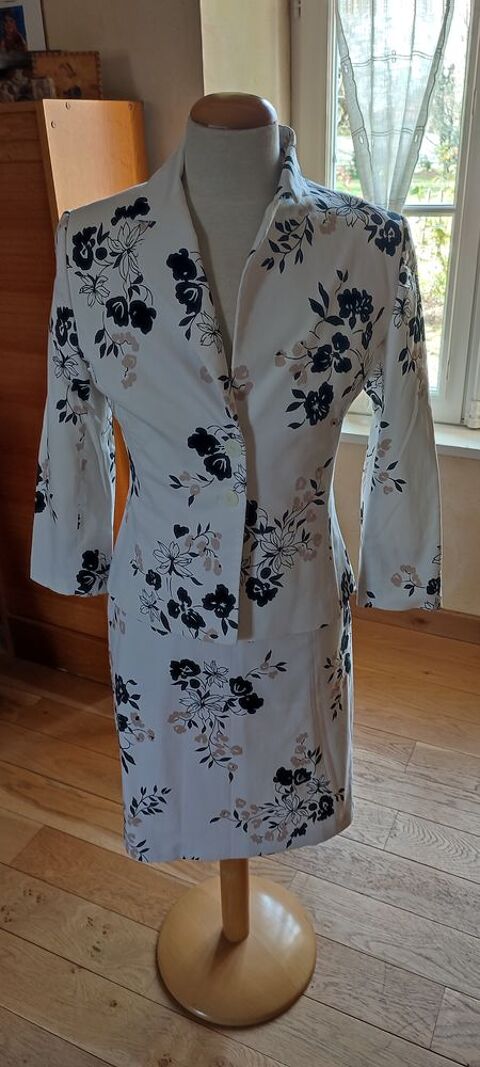 Ensemble Tailleur Marque 123 25 Bouff�r� (85)