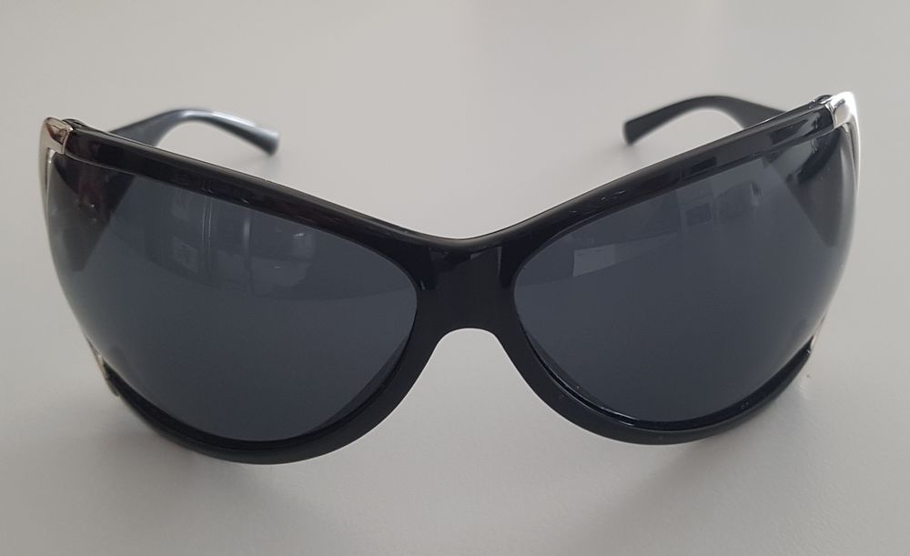 Lunettes de soleil Bijoux et montres