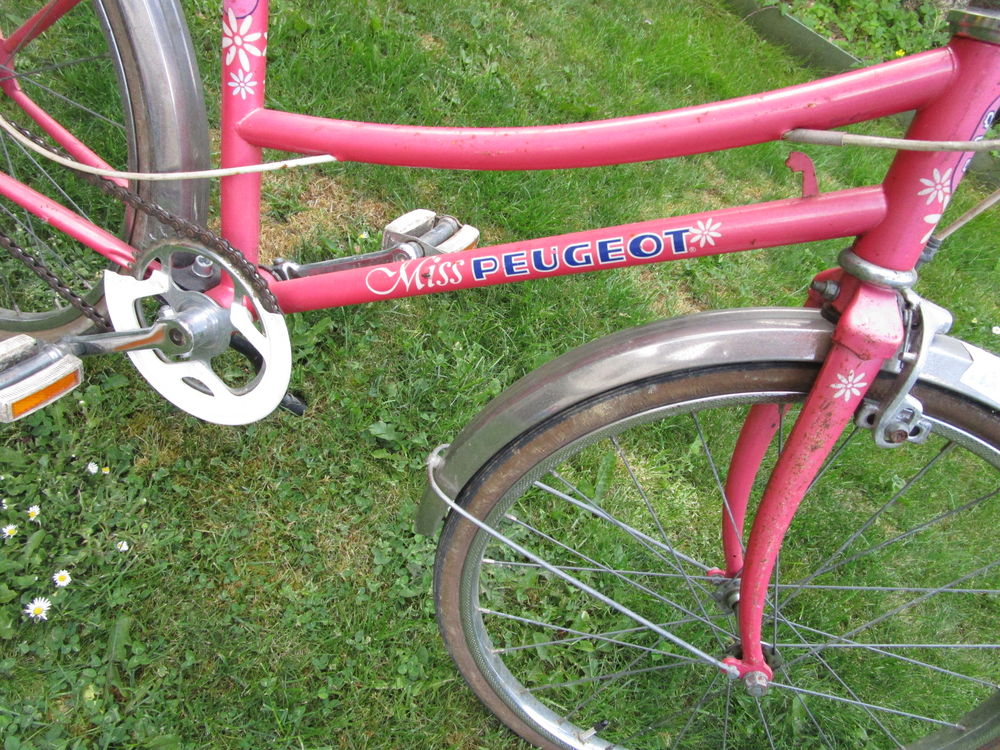 VIEUX VELO annee 80 "MISS PEUGEOT" LOT PMii9 Vélos