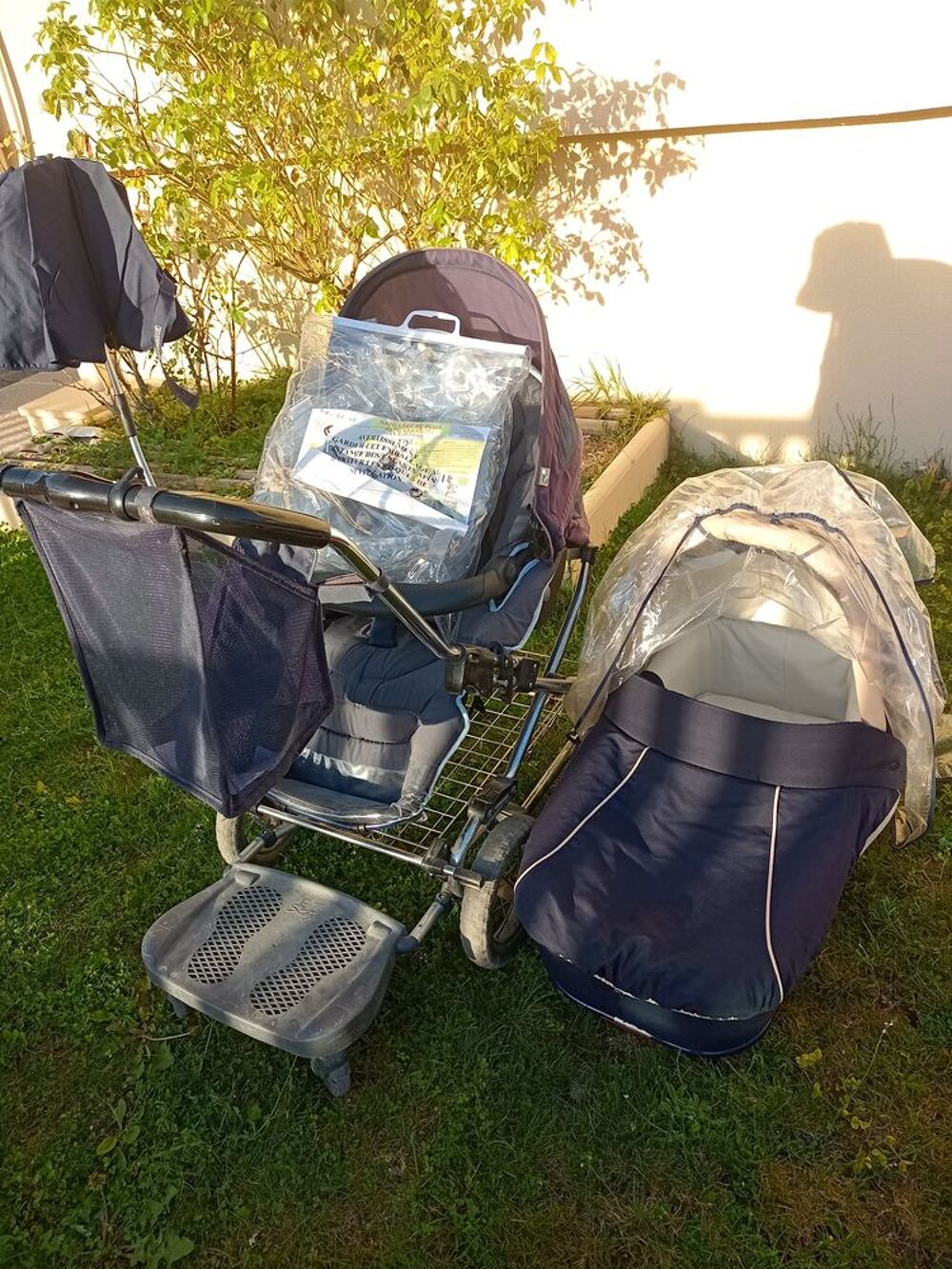 Poussette et nacelle. Puériculture