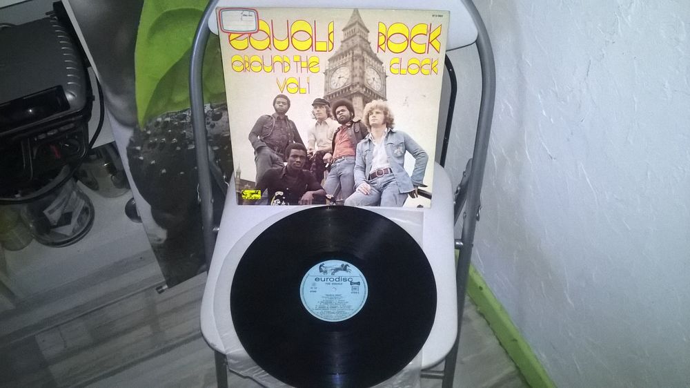 Vinyle The Equals 
Rock Around The Clock Vol 1
1973
Exc
CD et vinyles