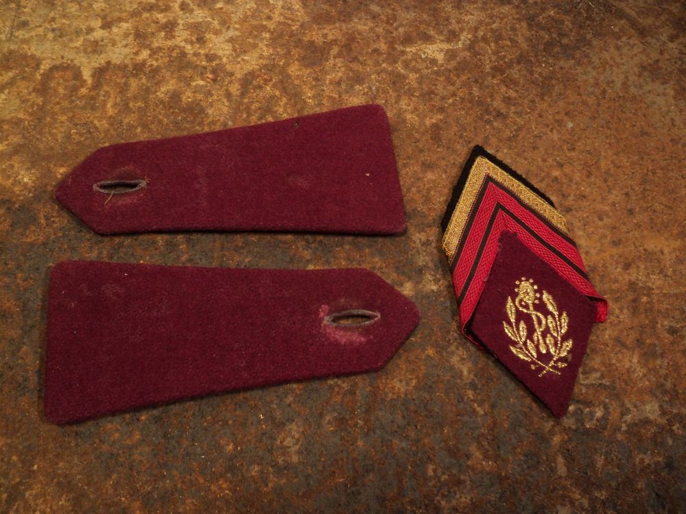 Insignes Militaires &Eacute;paulettes Grades Sous-Officier M&eacute;decin. 