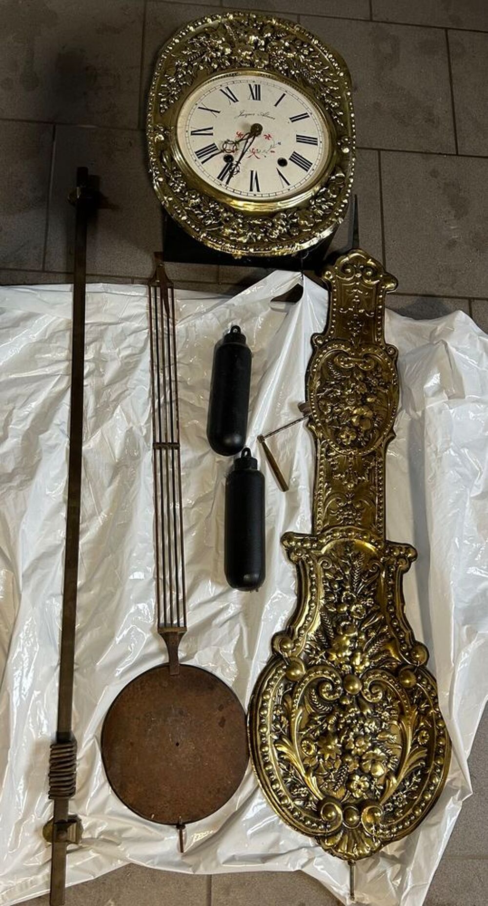 Horloge Comtoise compl&egrave;te avec carillons 