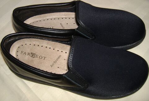 Chaussures de ville Noires - NEUVES - 42 - 25 Clermont-Ferrand (63)