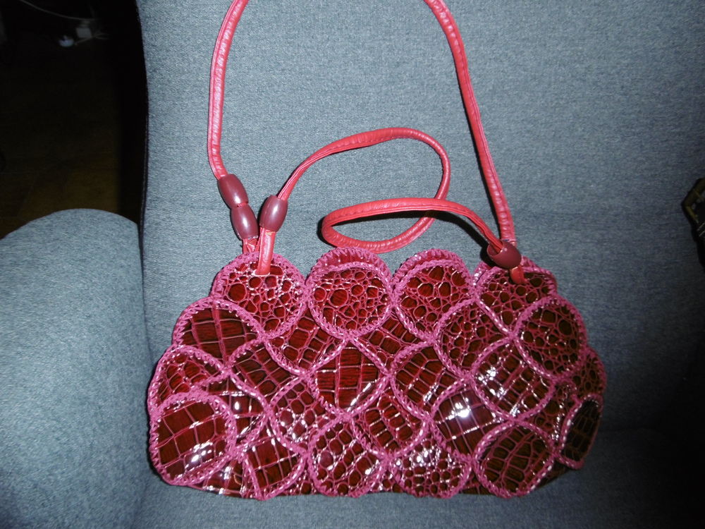 sac &agrave; main simili cuir, brillant, original, neuf Maroquinerie
