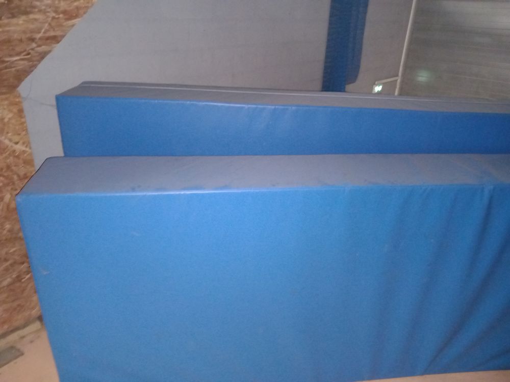 &Eacute;CHANGE ( TROC ) POSSIBLE tapis de gym. Matelas de R&Eacute;CEPTIO Sports