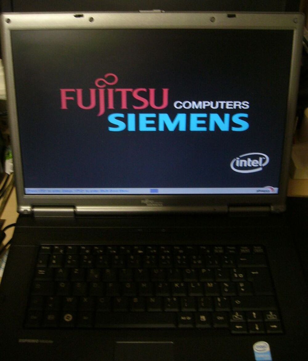 PC portable FUJITSU-SIEMENS essprimo D9500 Matériel informatique