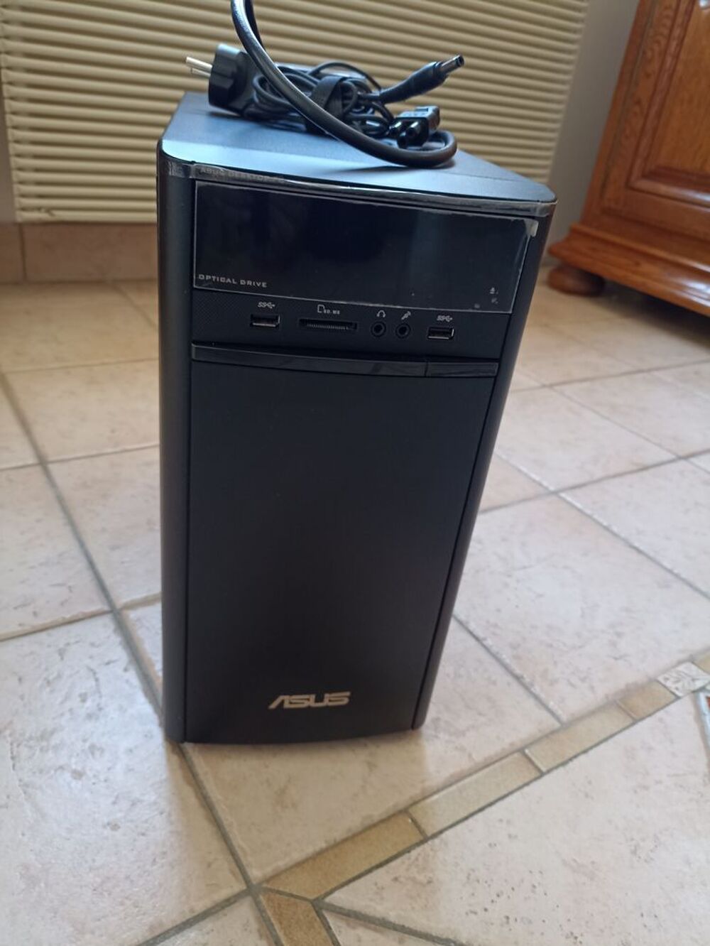 PC de bureau ASUS Matériel informatique