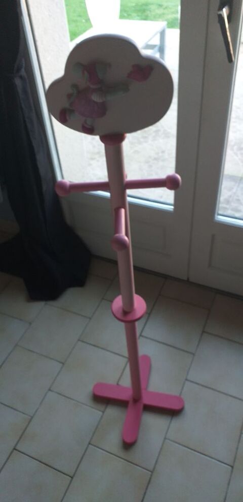 porte manteau fille 0 Longroy (76)