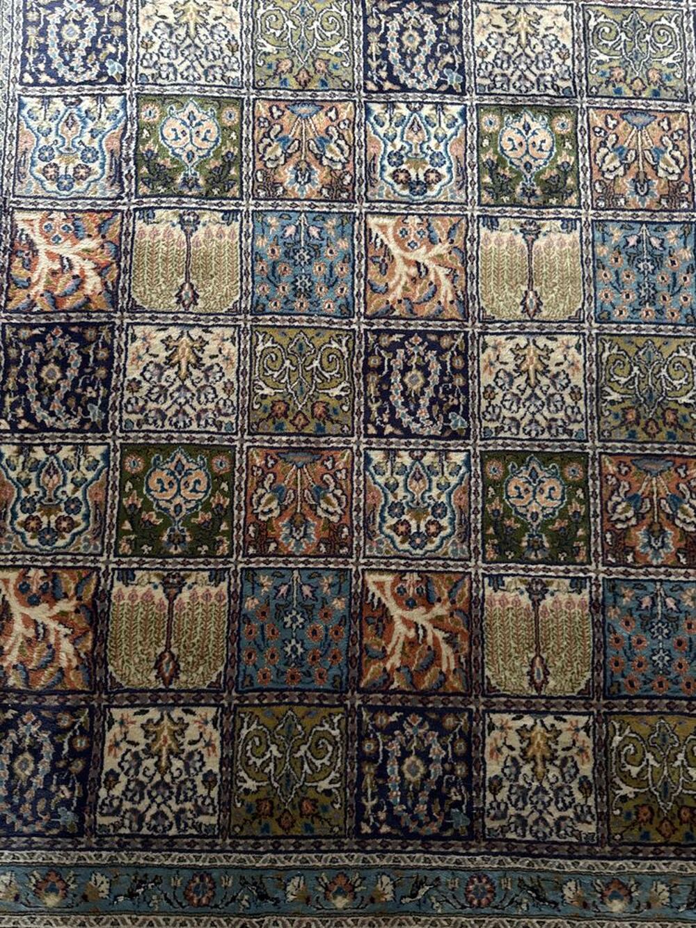 Tr&egrave;s beau tapis oriental Dcoration