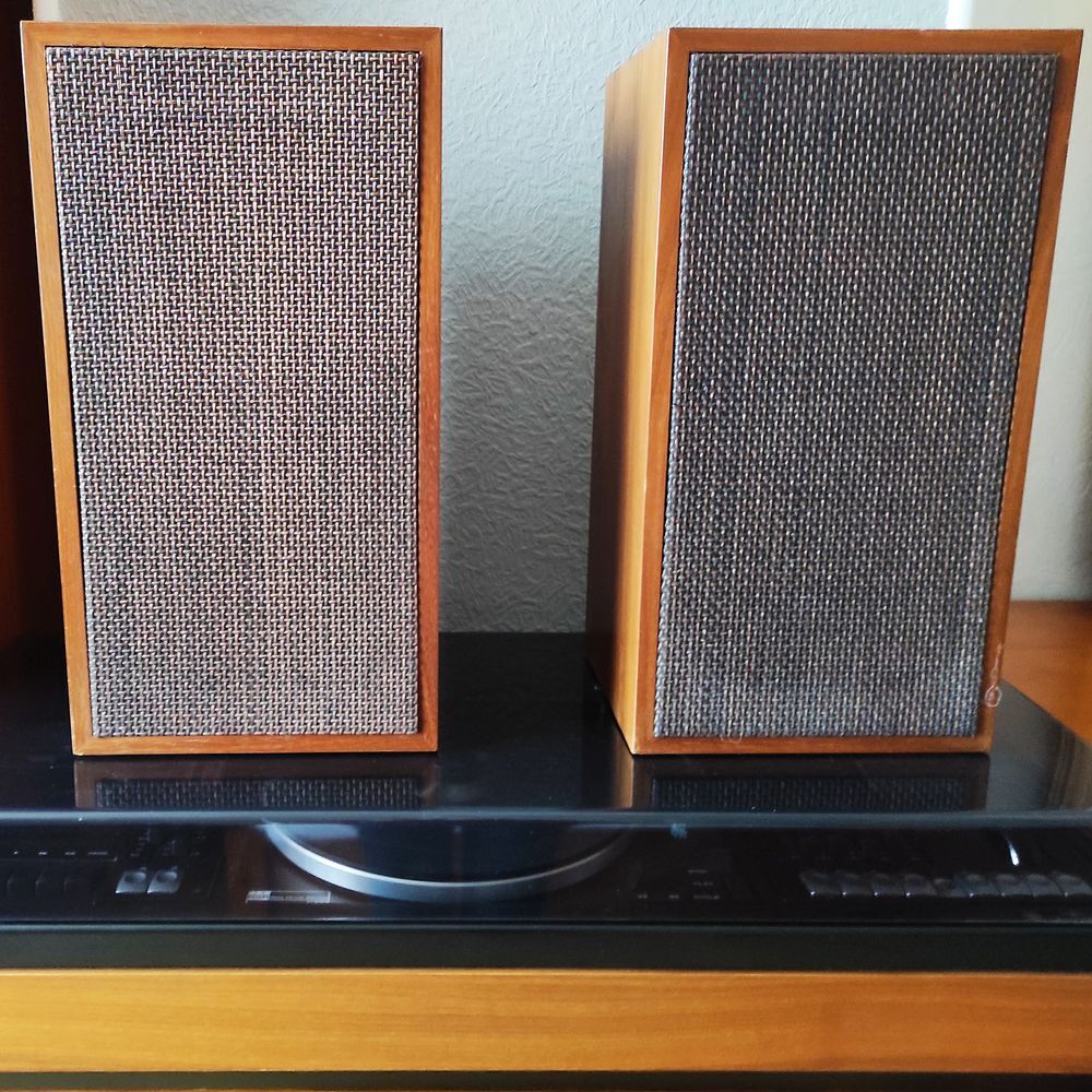 Cha&icirc;ne HI-FI avec ampli-tuner Audio et hifi