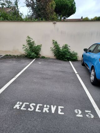  Parking / Garage à louer 12 m² Croix