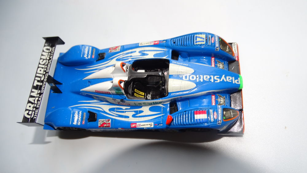 E 84 -Miniature SPARK N&deg; 17 1/43
LE MANS 2007
Jeux / jouets