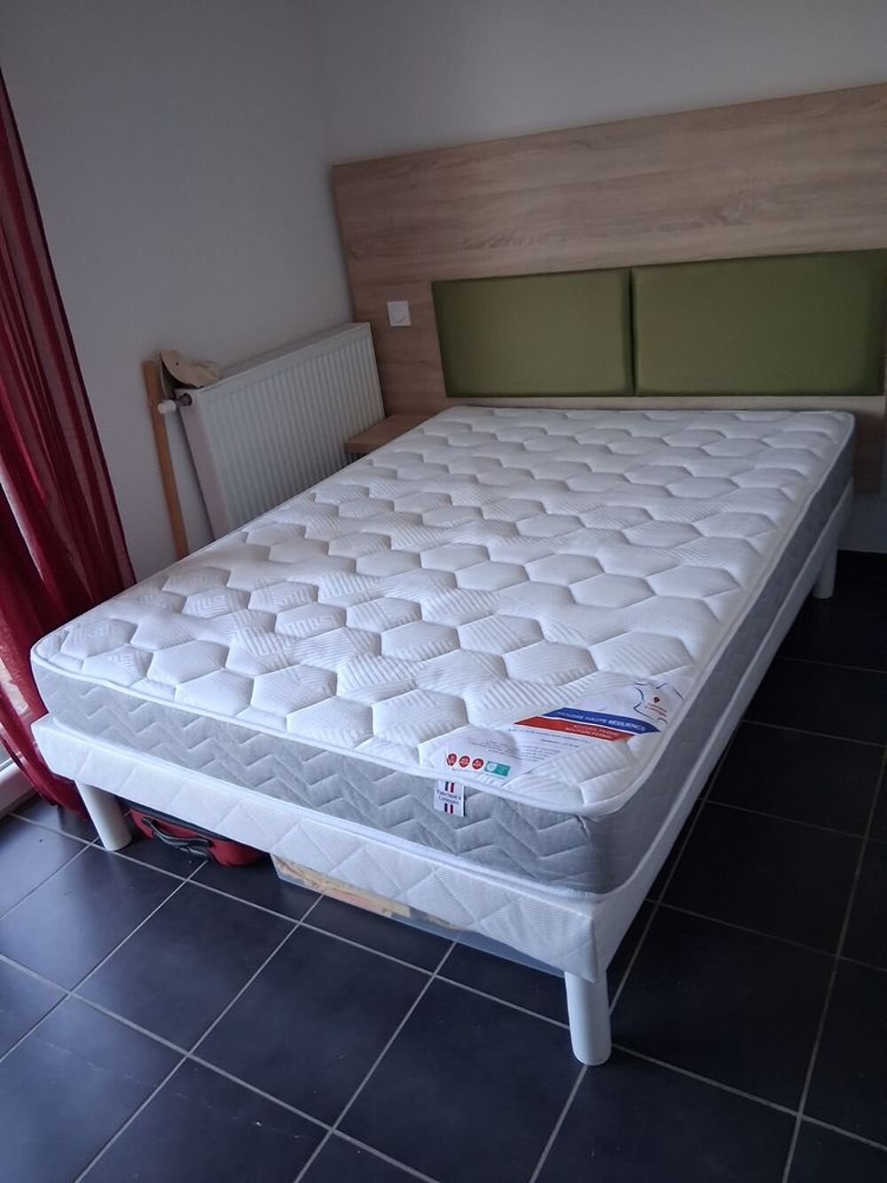 LIT SOMMIER ET MATELAS. EXCELLENT &Eacute;TAT, fabriqu&eacute; en France Meubles
