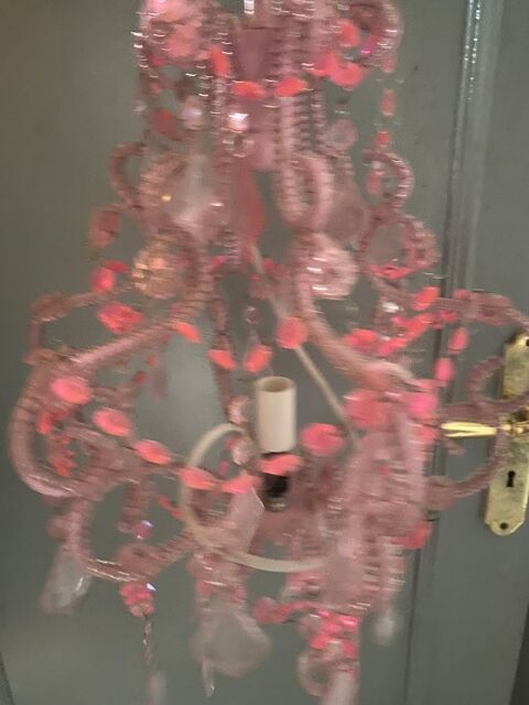 Lustre barrique perles et pampilles  �tc rose 
Neuf emball� 50 Villejuif (94)