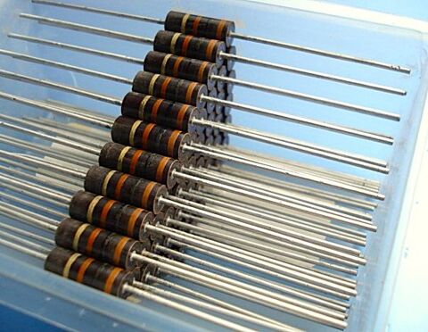 50 r�sistances 1W 100ohms carbone agglom�r� Monnetier-Mornex (74)