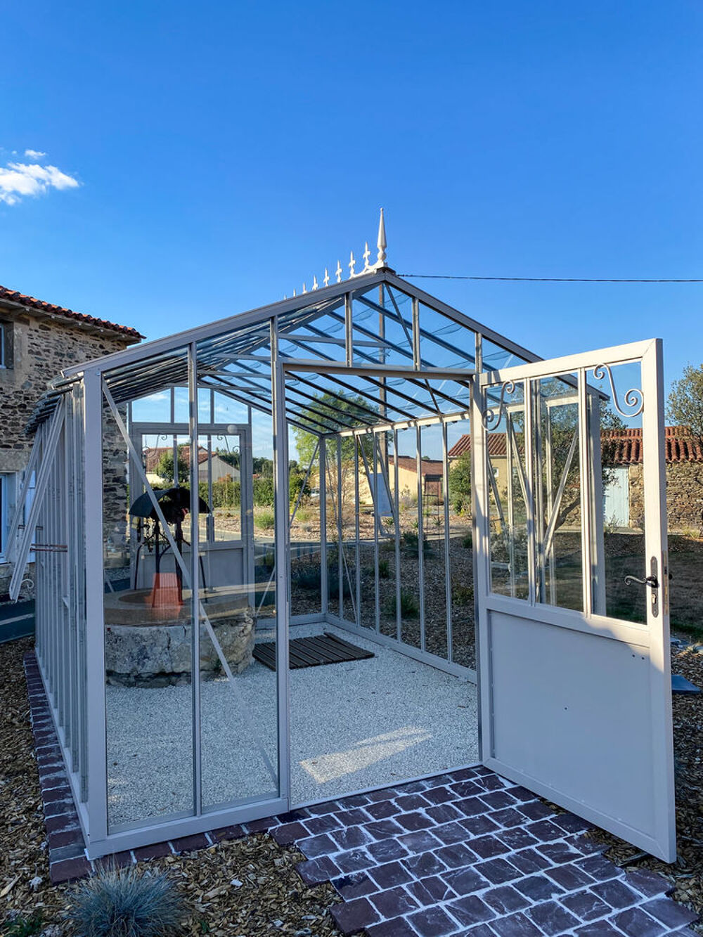 Ce mod&egrave;le de serre est visible au show-room de Balbigny Jardin