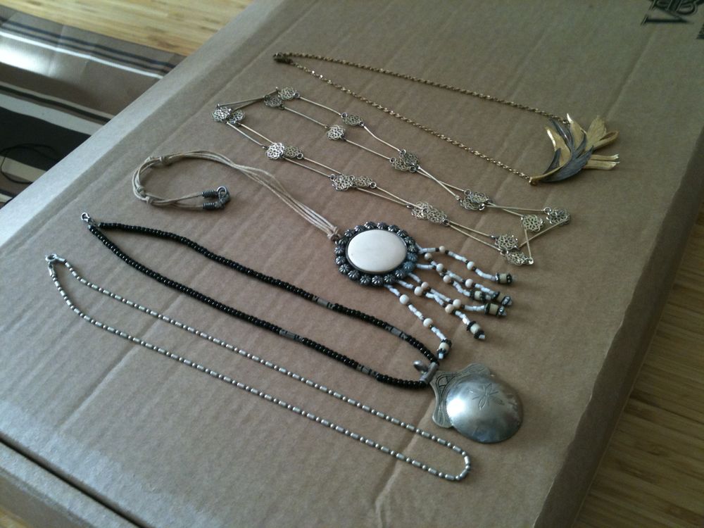 Diverses colliers fantaisie Bijoux et montres