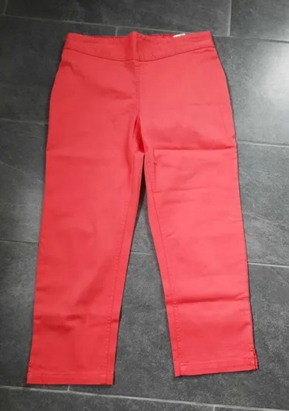 Pantacourt saumon corail T 42 - port&eacute; deux fois Vêtements