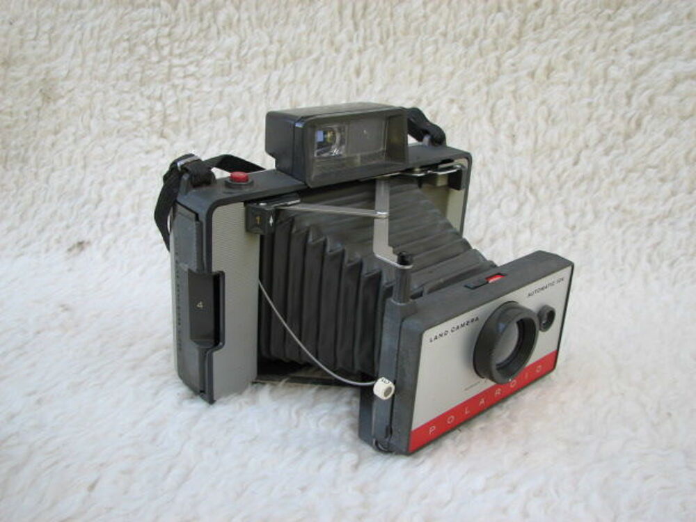 Appareil photo instantan&eacute; POLAROID 104 Photos/Video/TV