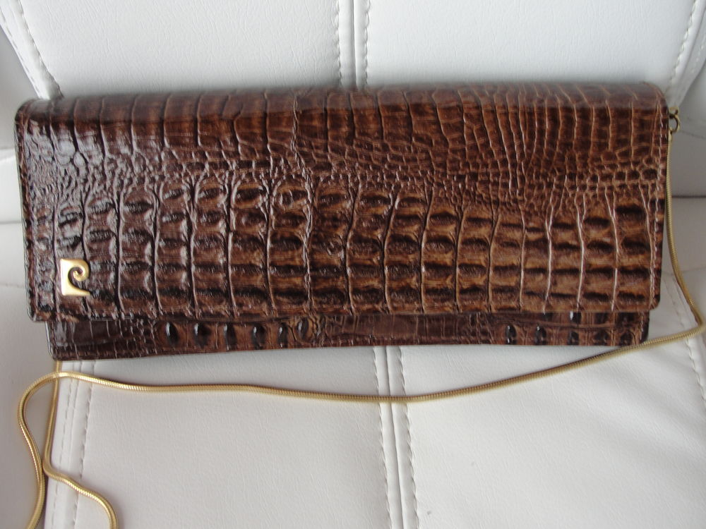 sac croco vintage PIERRE CARDIN 
Maroquinerie