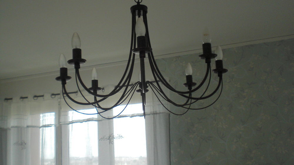 lustre &agrave; 8 ampoules Electrom�nager