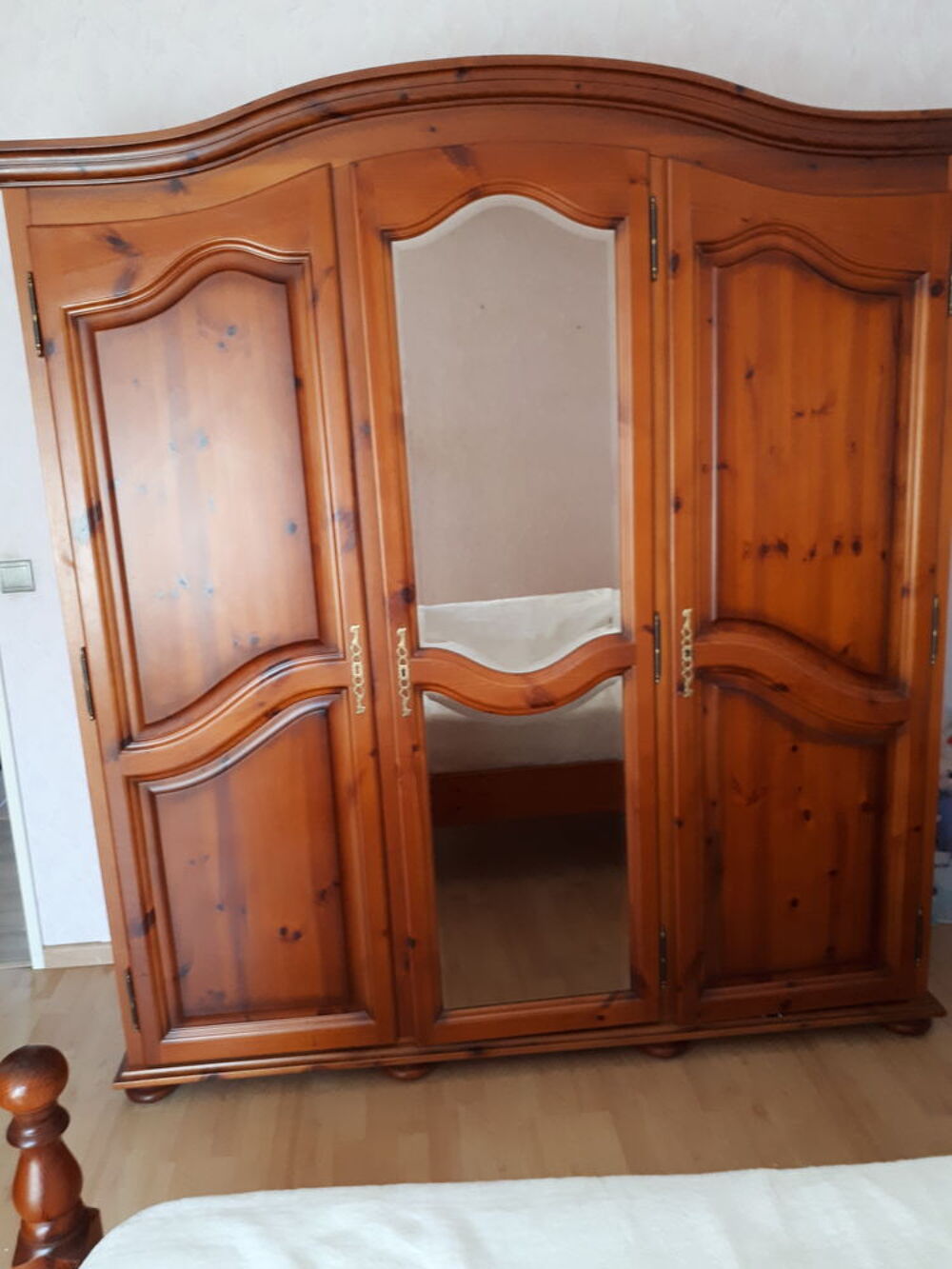 Chambre &agrave; coucher compl&egrave;te Meubles
