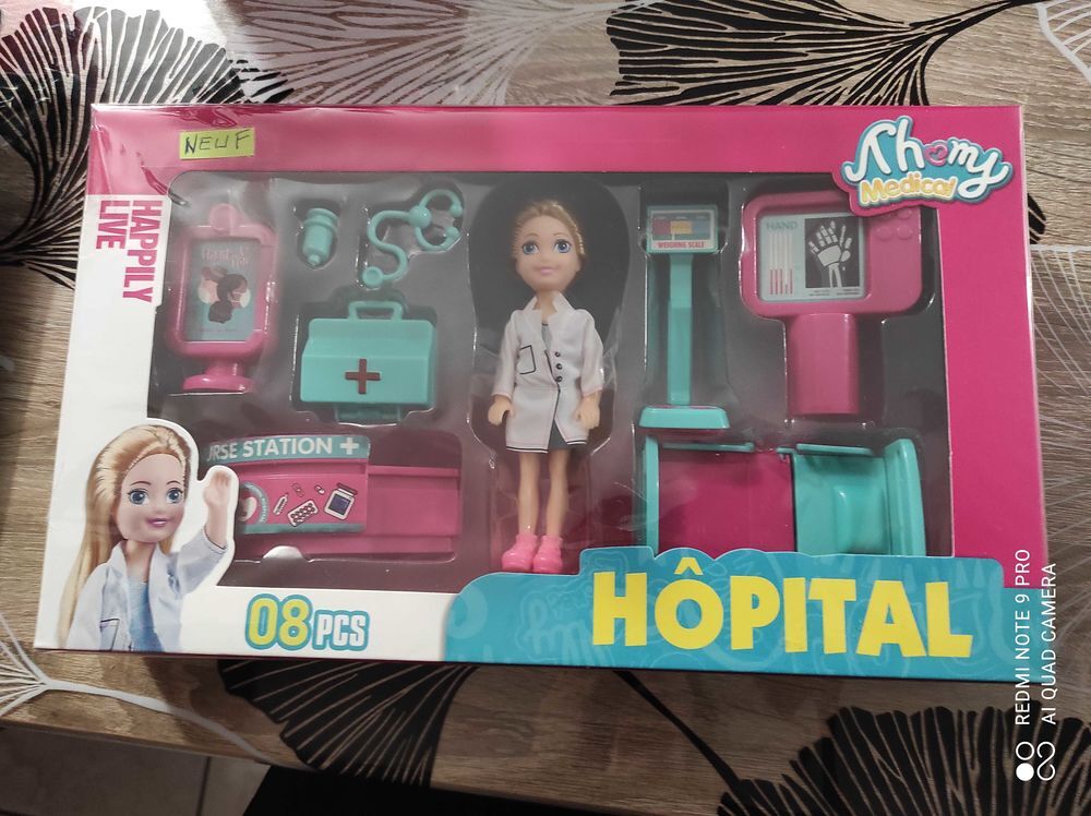 coffret Mini poup&eacute;e h&ocirc;pital Jeux / jouets