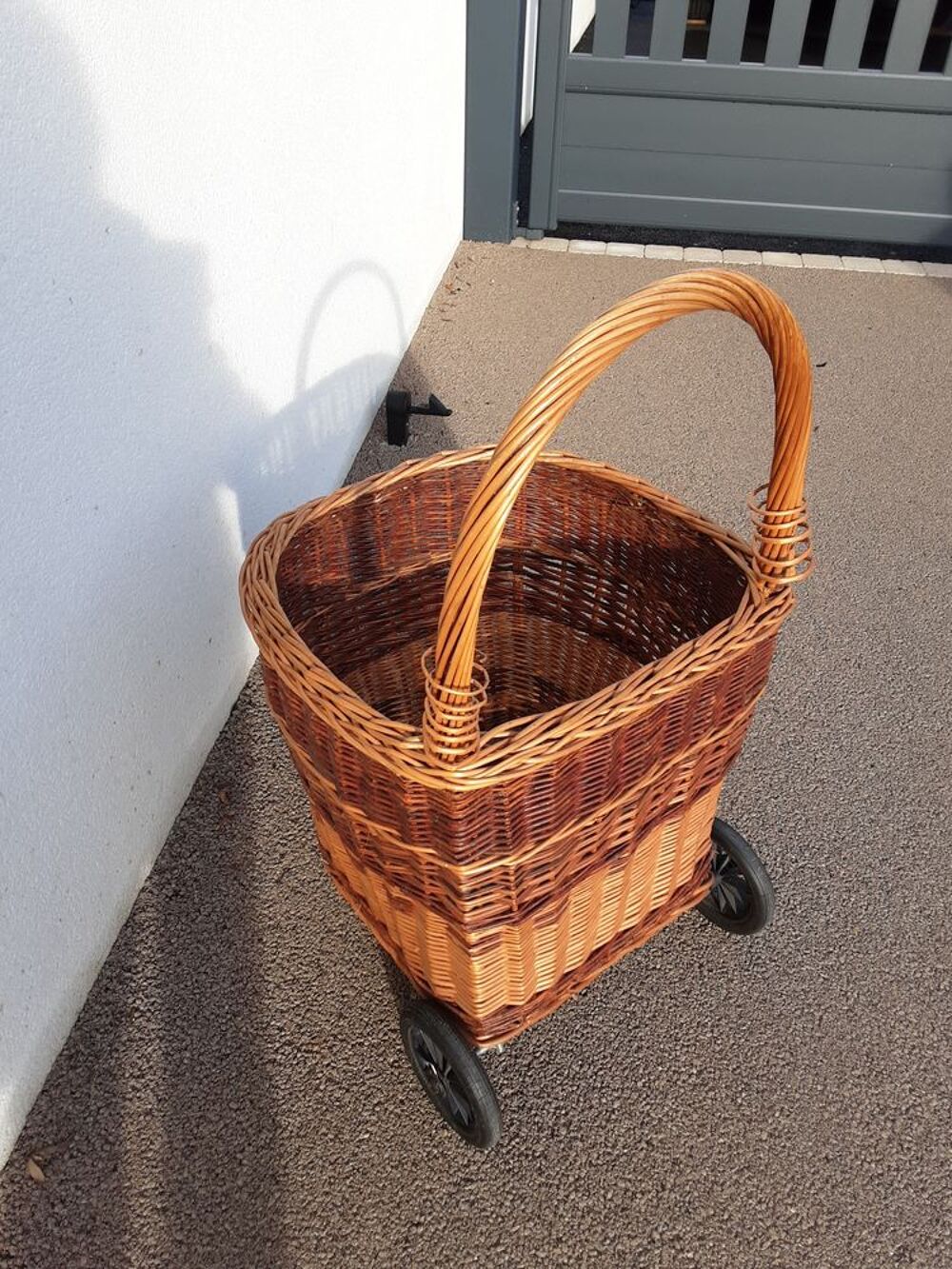 Panier &agrave; bois en osier Meubles