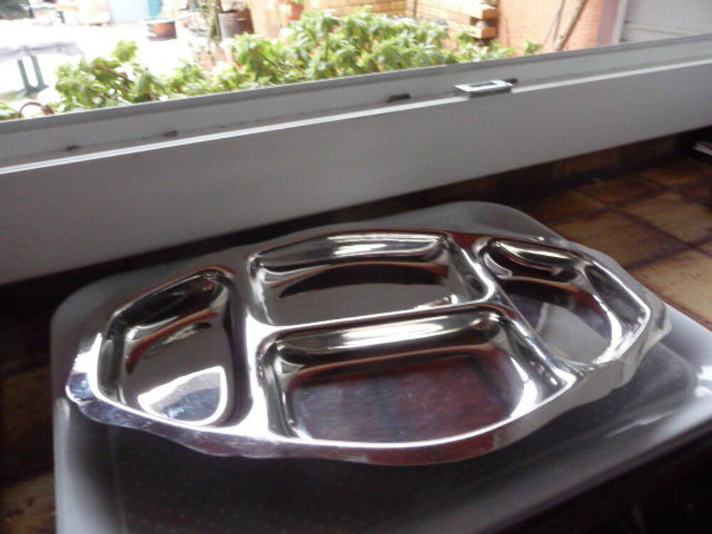 Plat &agrave; hors d'oeuvre inox compartiment&eacute; Electroménager