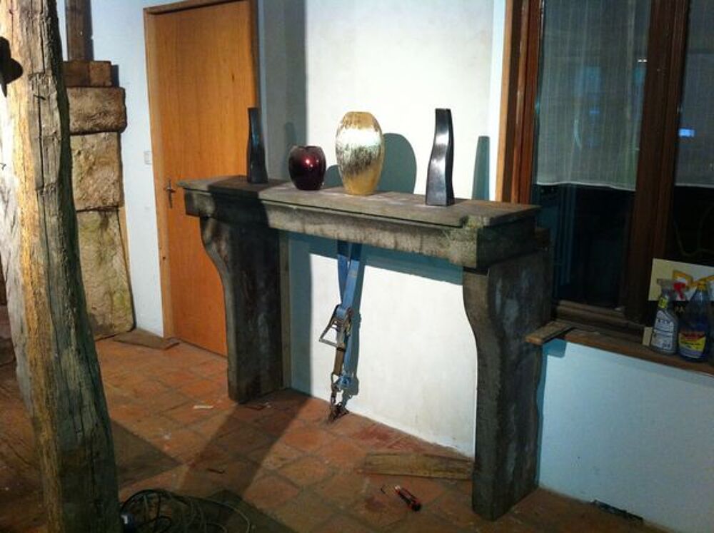 Chemin&eacute;e en pierre Décoration