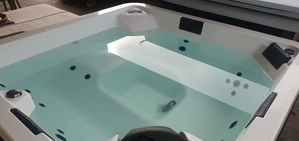 Jacuzzi happy spa 5 places Jardin