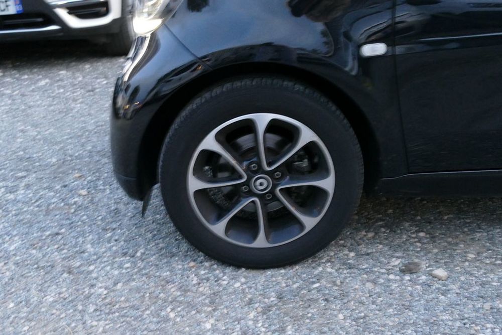 ForTwo Fortwo Coup&eacute; 1.0 61 ch Pure 2015 occasion 13600 La Ciotat