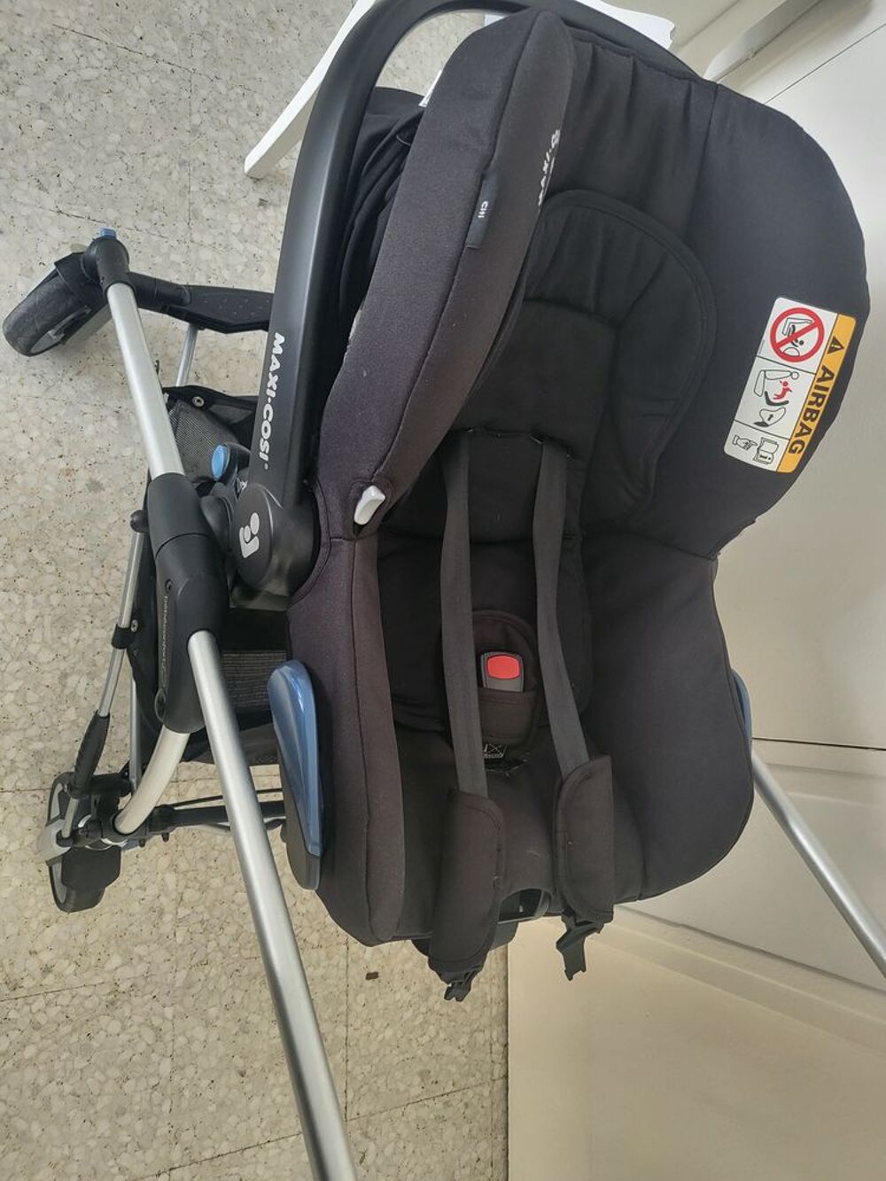 Si&egrave;ge auto et poussette b&eacute;b&eacute; confort Puriculture