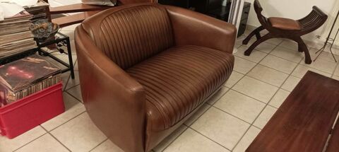 Canap en cuir marrons et ses deux fauteuils
3500 Beuvrages (59)