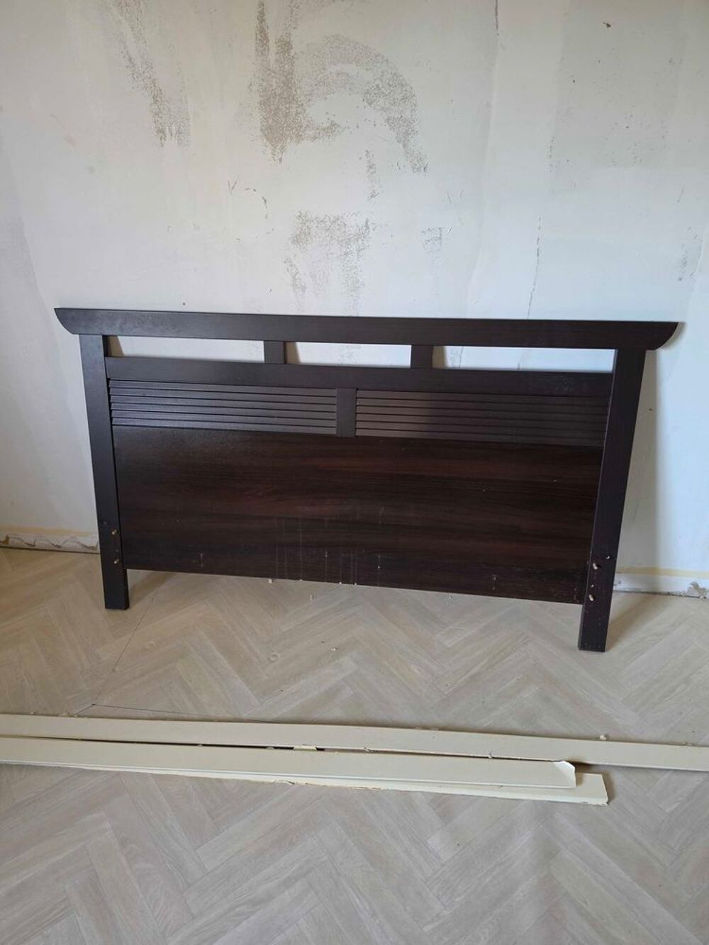 lit 140*190 avec chevet et sommier Meubles