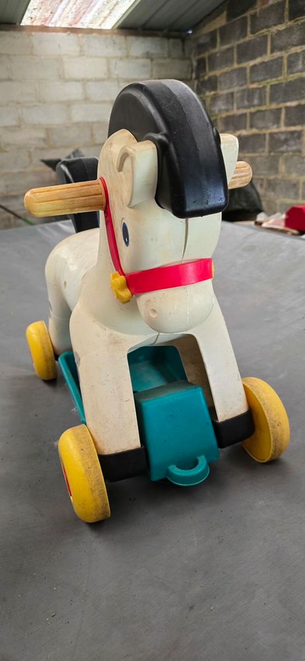 Petit cheval sur roulette Jeux / jouets