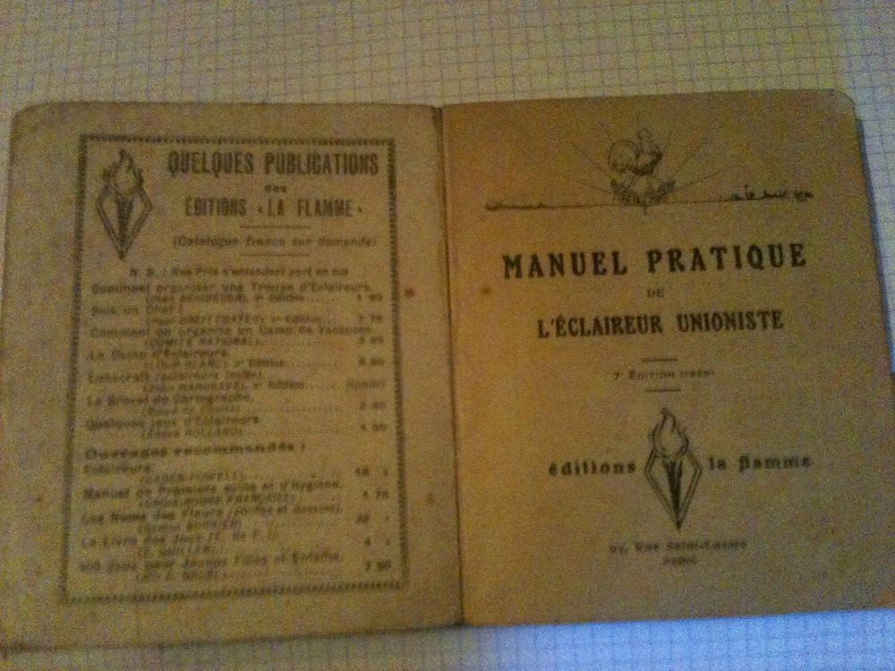 Manuel de l'&eacute;claireur. Broch&eacute; ? 1943, Editions de la Flamme Livres et BD
