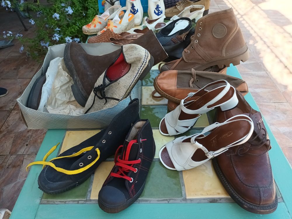 Lots de chaussures vintage ann&eacute;es 1970 Chaussures