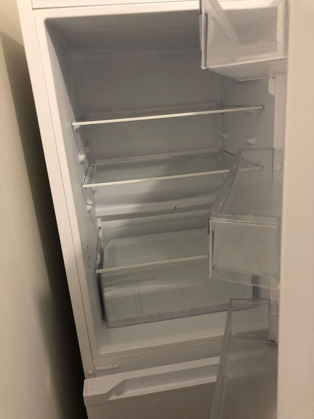 Refregirateur cong&eacute;lateur 
Electroménager