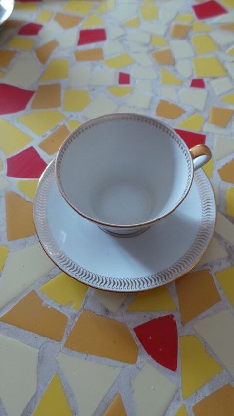 Tasse  de collection GLORIA ann�e 60
15 Charantonnay (38)
