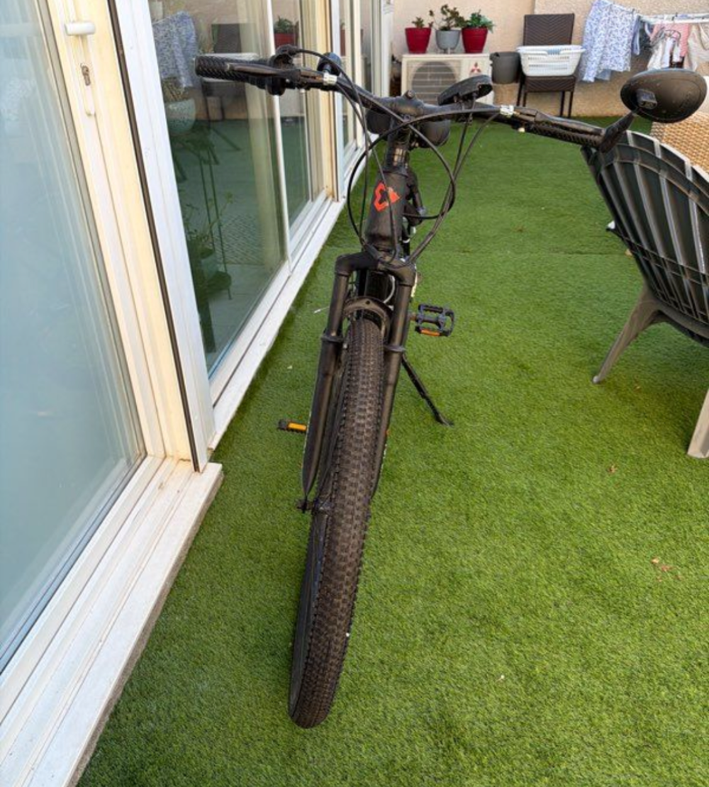 v&eacute;lo electrique tr&egrave;s peu servi de marque toplife Vélos