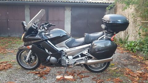 Moto YAMAHA 2010 occasion Chamb&eacute;ry 73000