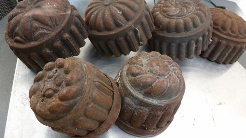 6 Moules ancien en fer blanc � �tamer : 110 Bordeaux (33)