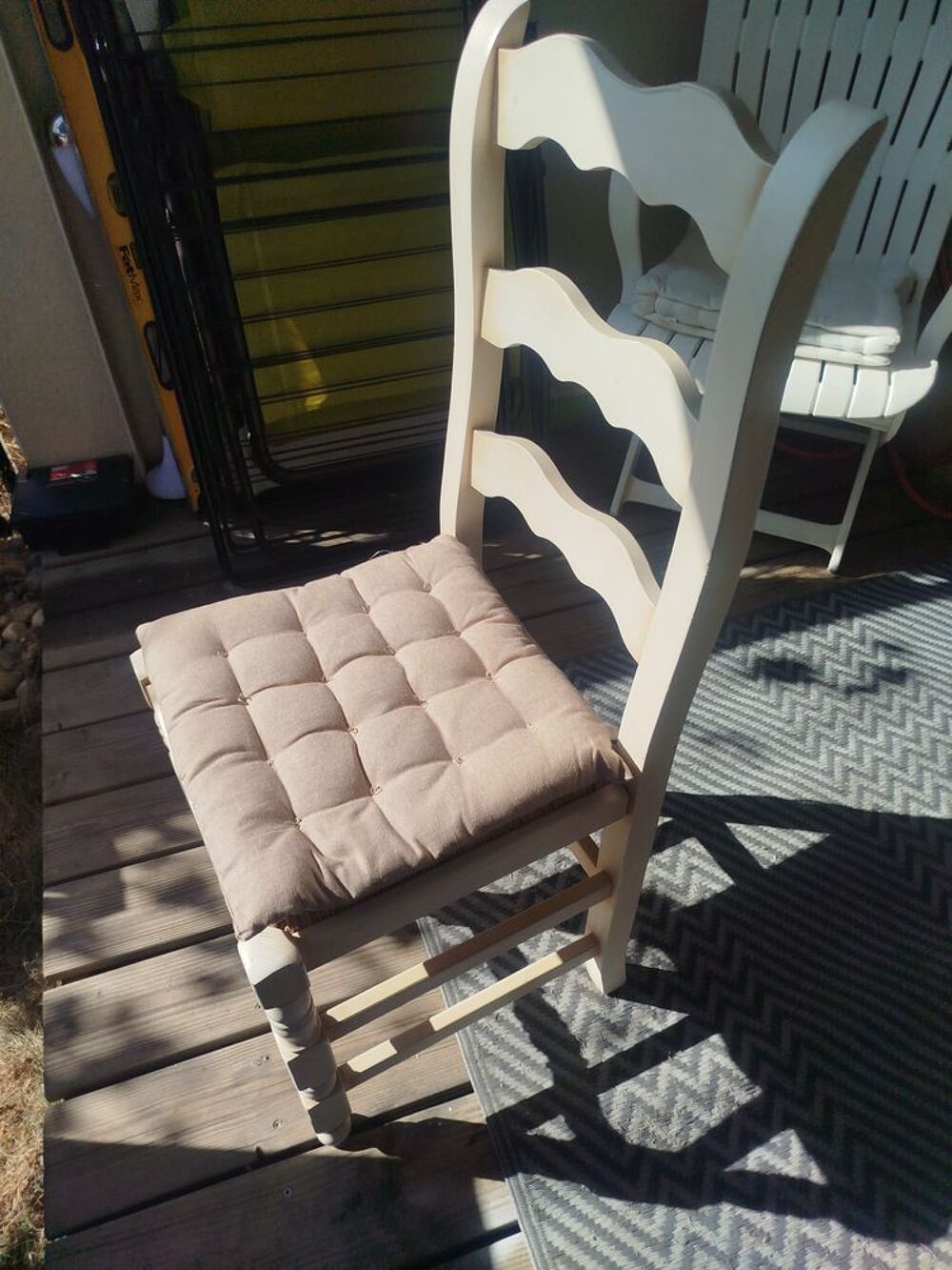 4 chaises en bois Meubles