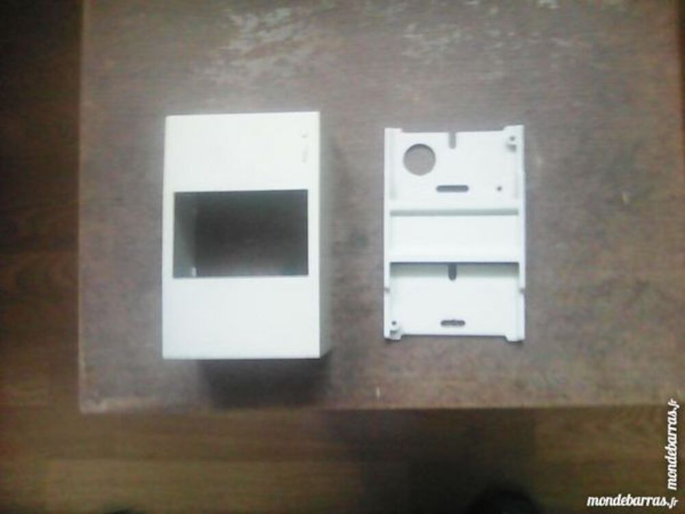 1 coffret modulaires Legrand . Bricolage