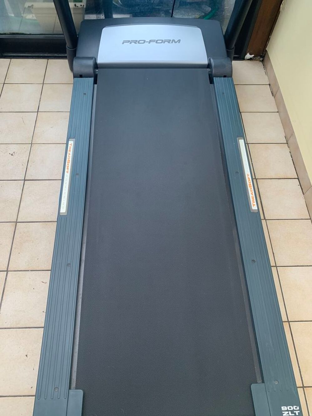 tapis de course 600€PRIX FERME &agrave;€ VENIR CHERCHER SUR PLACE CAUSE EMPUTATION Sports