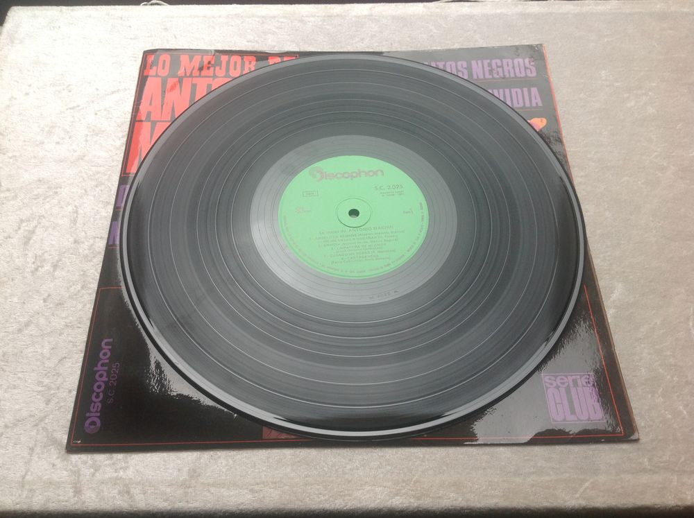 LO MEJOR DE ANTONIO MACHIN VINYLE 33T Envoi Possible
CD et vinyles
